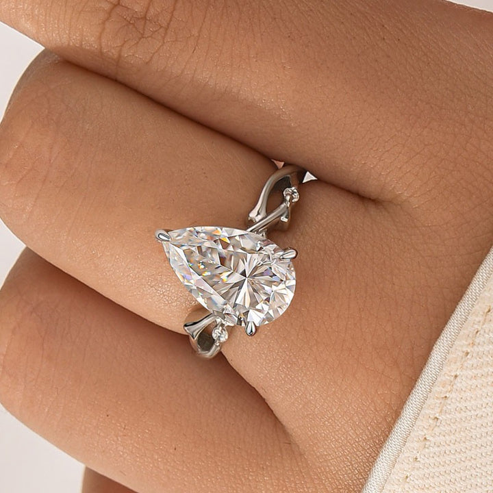 4.0Ct Pear Cut Twisted Willow Ring White Gold Moissanite Diamond Ring