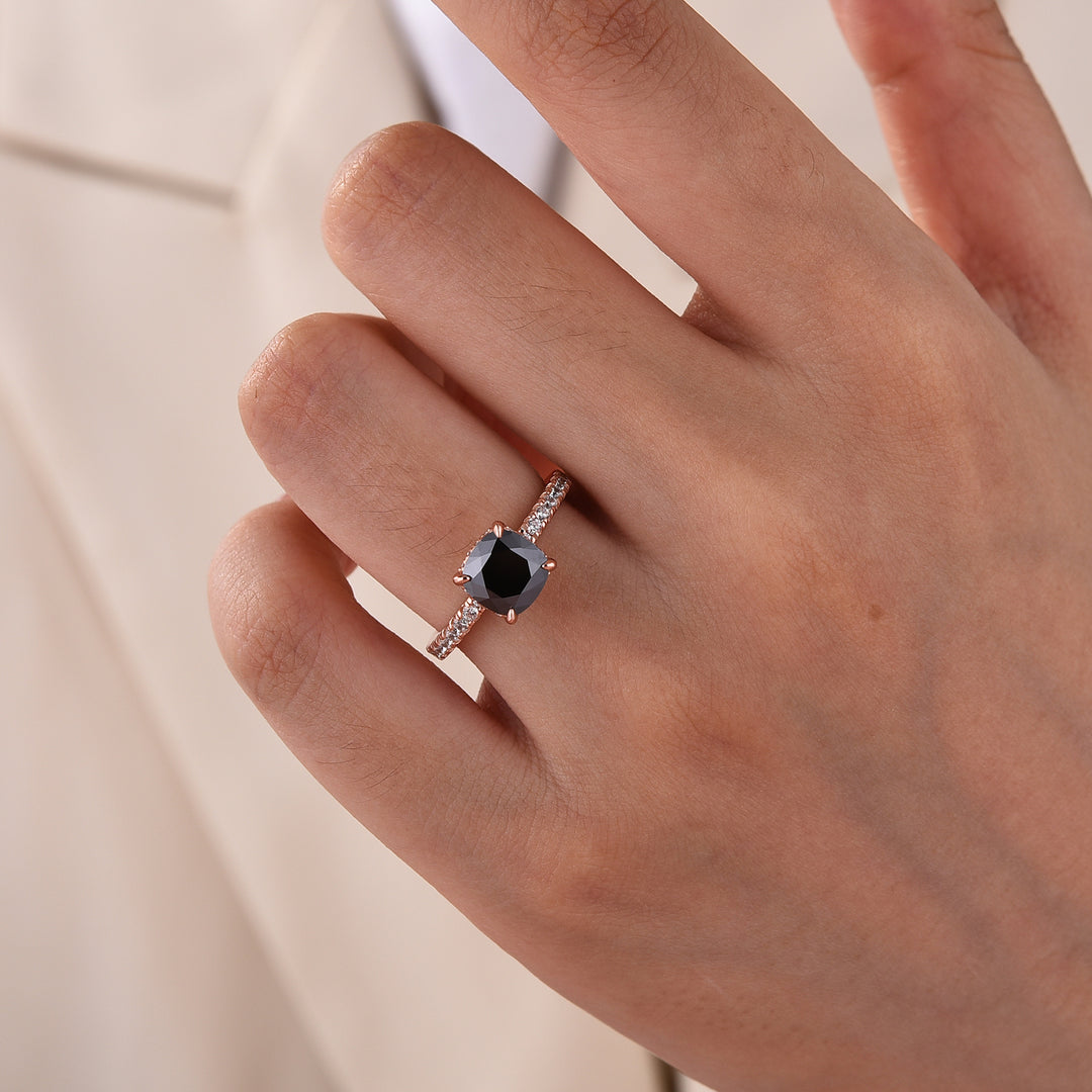 S925 Moissanite 2.0CT Cushion Cut Vintage Black Stone Paving Band Travel Ring For Women