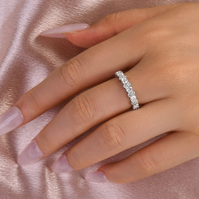 S925 Moissanite 2.5 Ct Round Cut Full White/Green Stone Wedding Band for Women