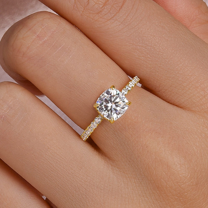 Rodiffy Moissanite 2.0 Ct～2.5 CtSquare Cushion Yellow Gold Promise Ring