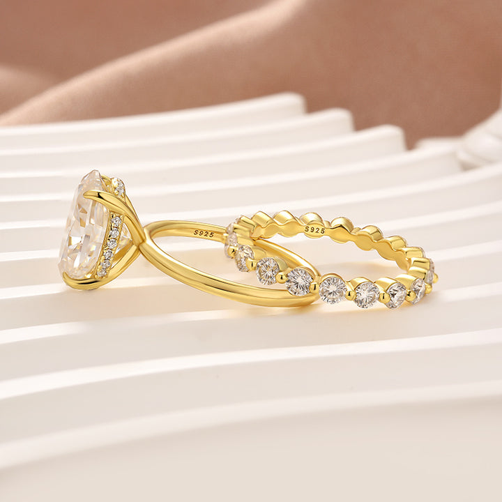 Moissanite 3.0Ct~4.0Ct Hidden Halo Oval Cut Yellow Gold Engagement Ring with 1.5Ct Round Cut Wedding Band