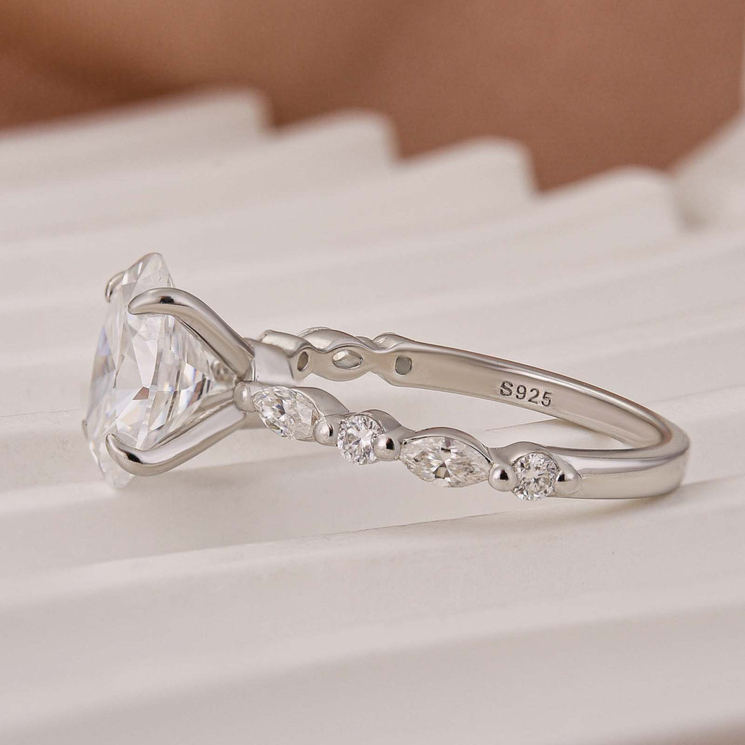 Moissanite 2.5CT Oval Cut Classic Side Stone Everyday Wearable Engagement Ring For Women