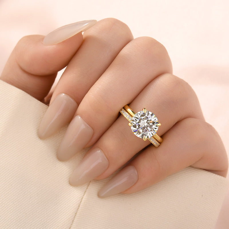 Moissanite 4.0Ct Solitaire Round Cut Yellow Gold Engagement Ring with Eternity Thin Wedding Band