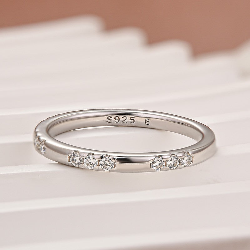 Classic Round Cut Wedding Ring In 925 Sterling Silver