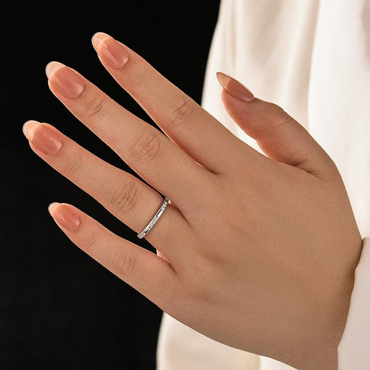 Classic Round Cut Wedding Ring In 925 Sterling Silver