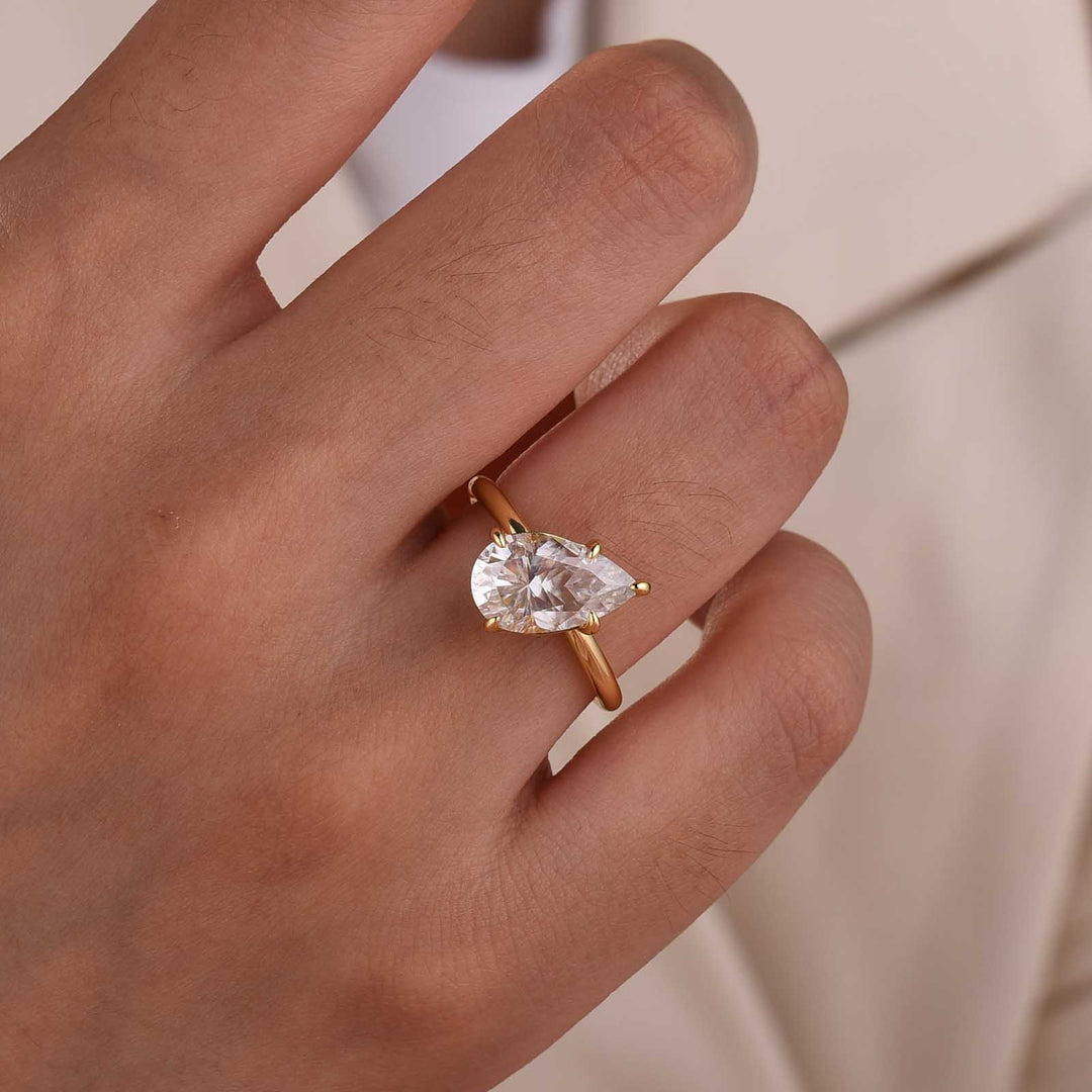Moissanite 2.8Ct Pear Cut Solitaire Five‑Prong Travel Promise Ring For Women