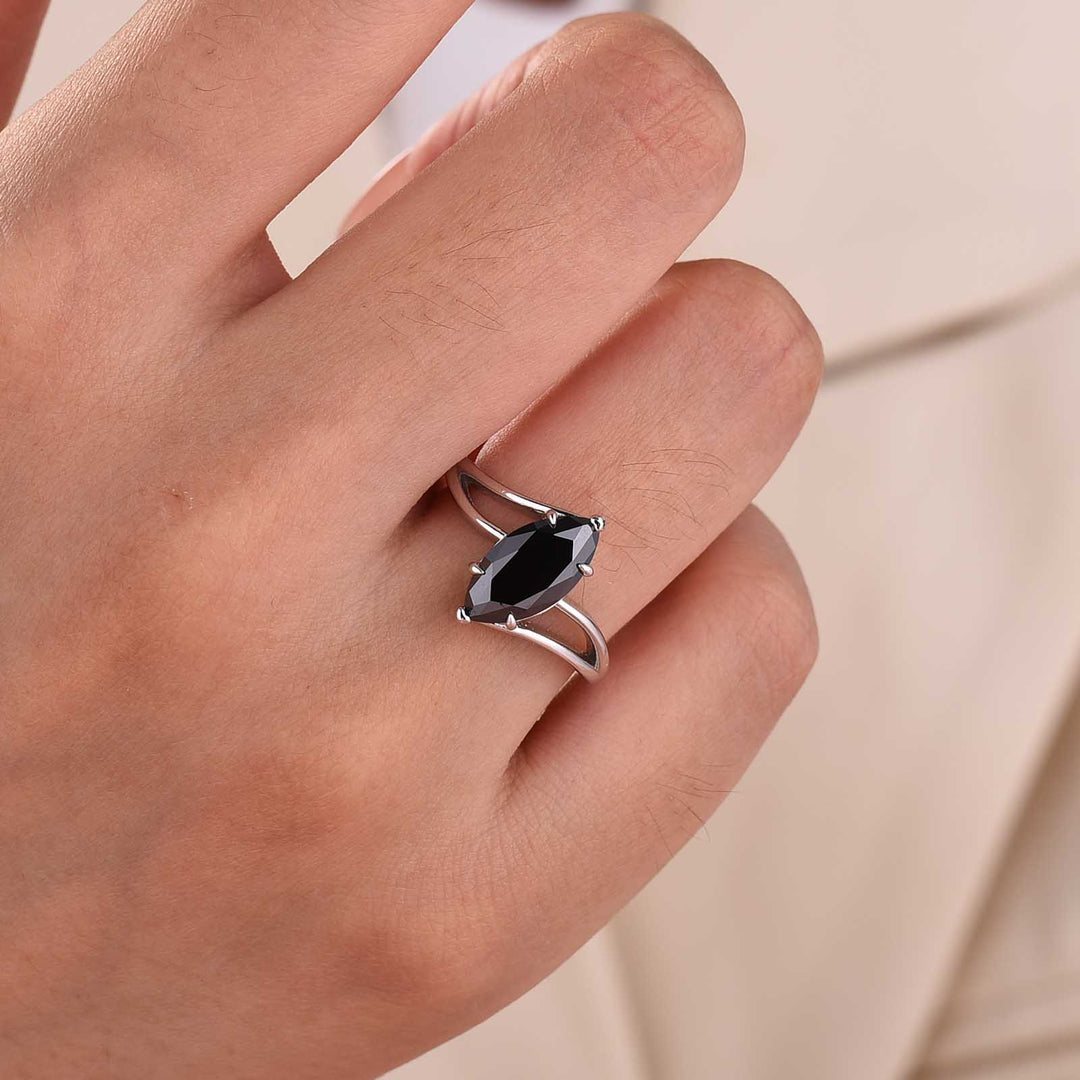 Moissanite 2.0Ct Marquise Cut Split Shank Slitaire Black Stone Travel Ring For Women