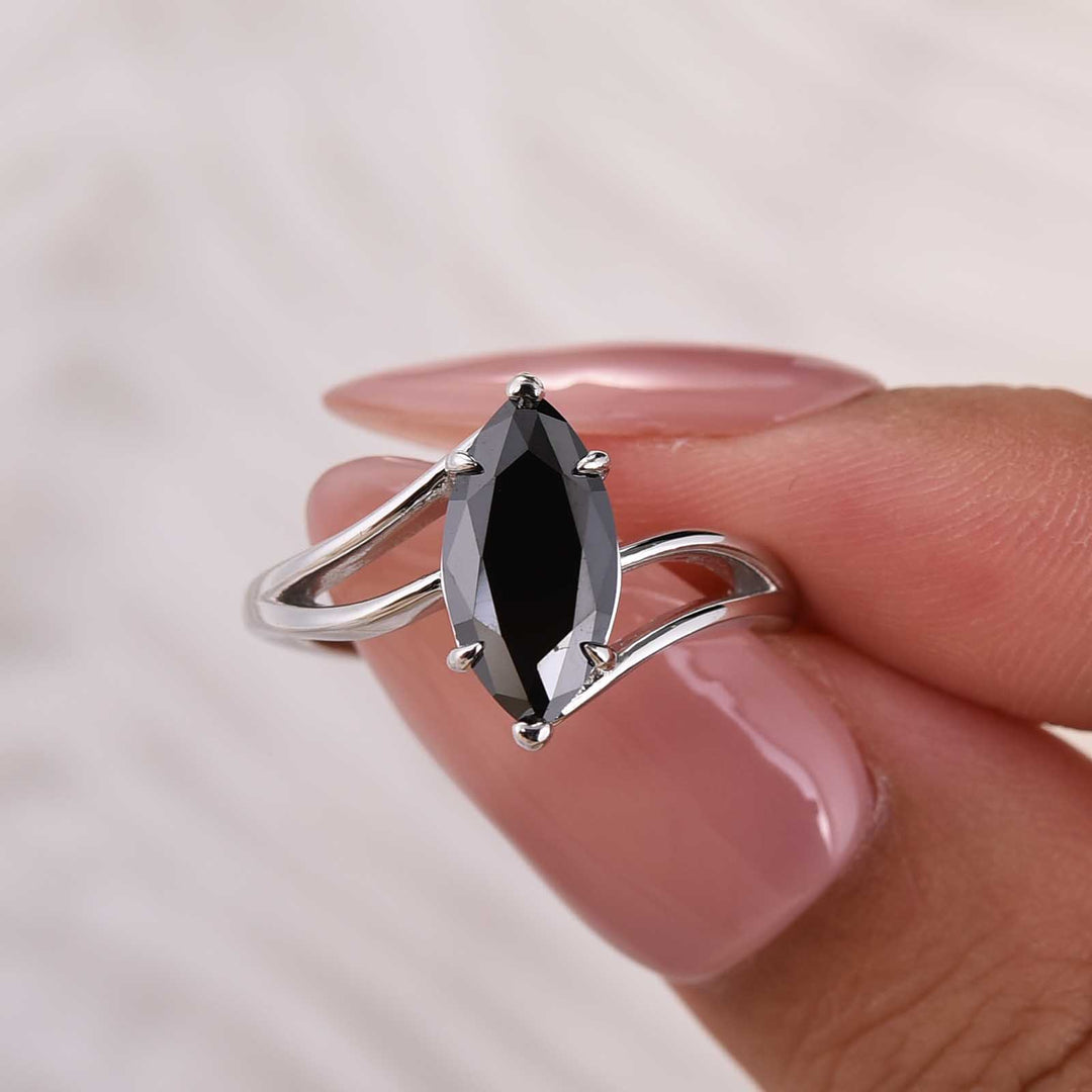 Moissanite 2.0Ct Marquise Cut Split Shank Slitaire Black Stone Travel Ring For Women
