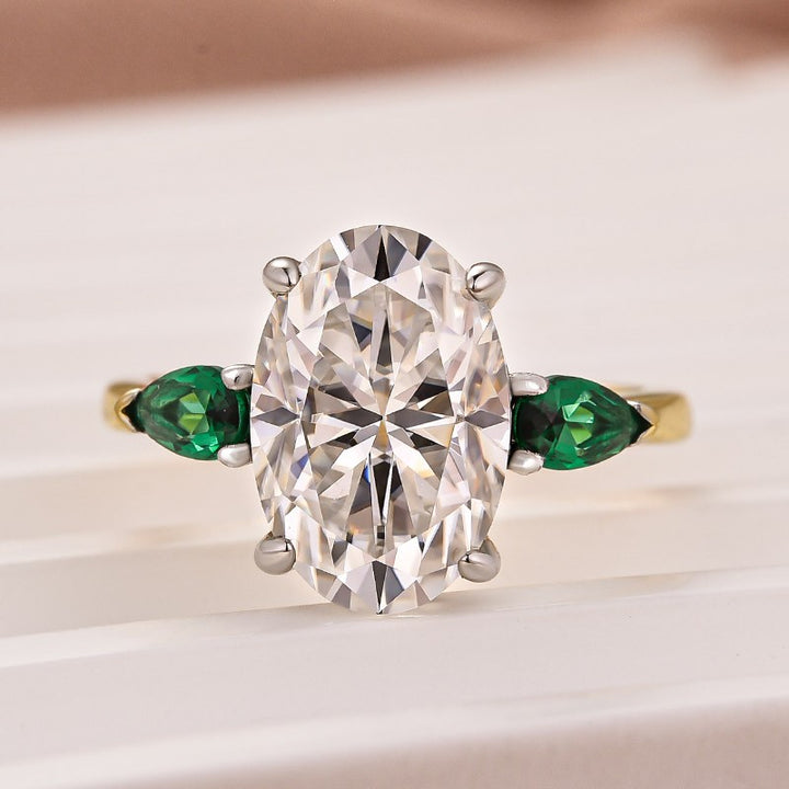 Moissanite 4.0Ct Oval Cut Green Pear Cut Side Stone Engagement Ring