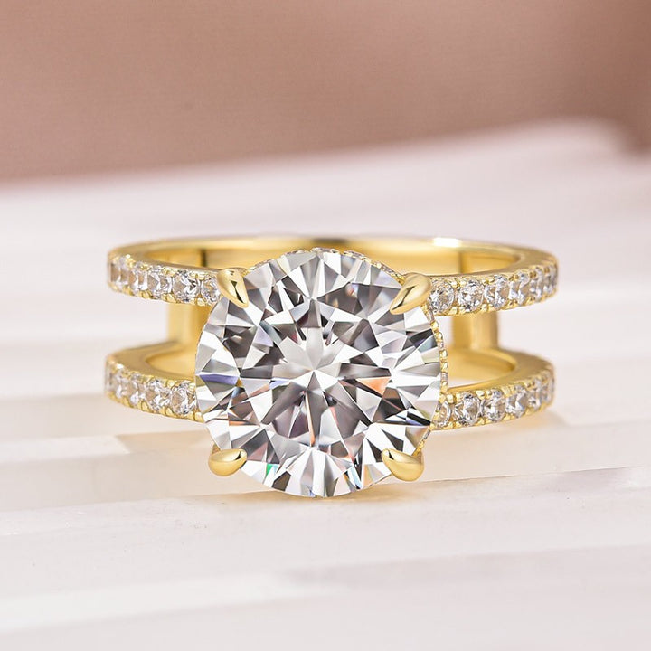 Moissanite Split Shank Design 4.0Ct Round Cut Yellow Gold Engagement Ring