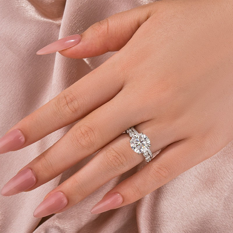 4.0 Ct Round Cut White Gold Moissanite Diamond Wedding Ring