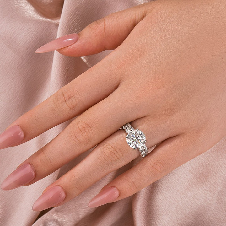 4.0 Ct Round Cut White Gold Moissanite Diamond Wedding Ring