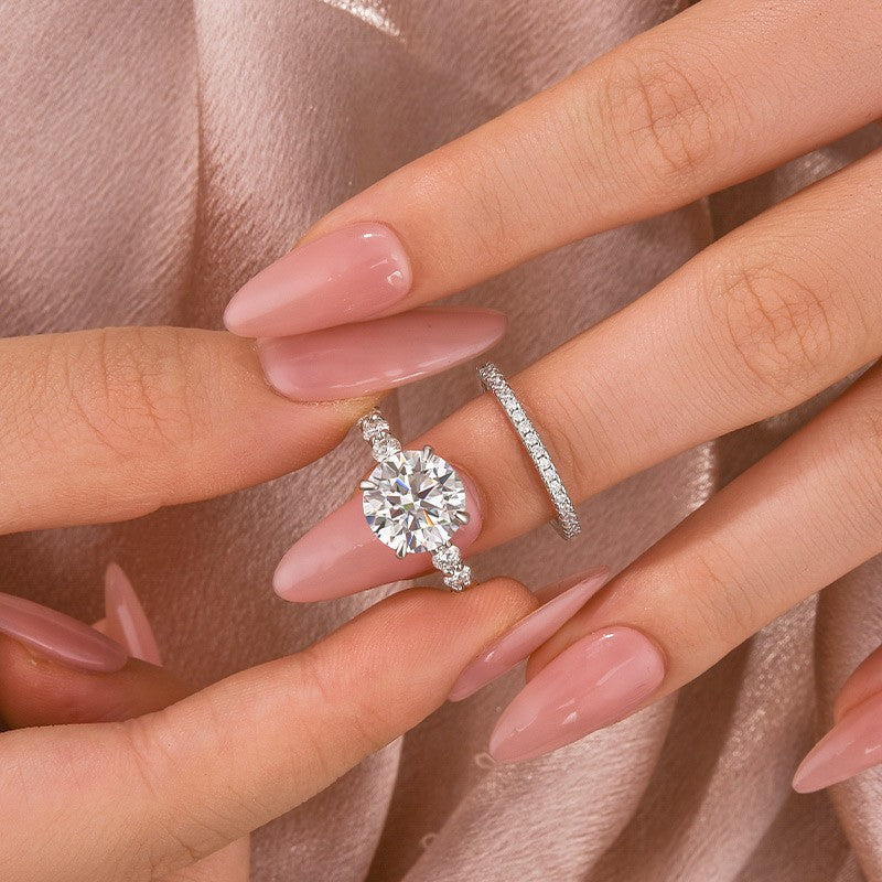 4.0 Ct Round Cut White Gold Moissanite Diamond Wedding Ring