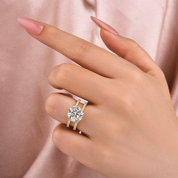 Moissanite Split Shank Design 4.0Ct Round Cut Yellow Gold Engagement Ring
