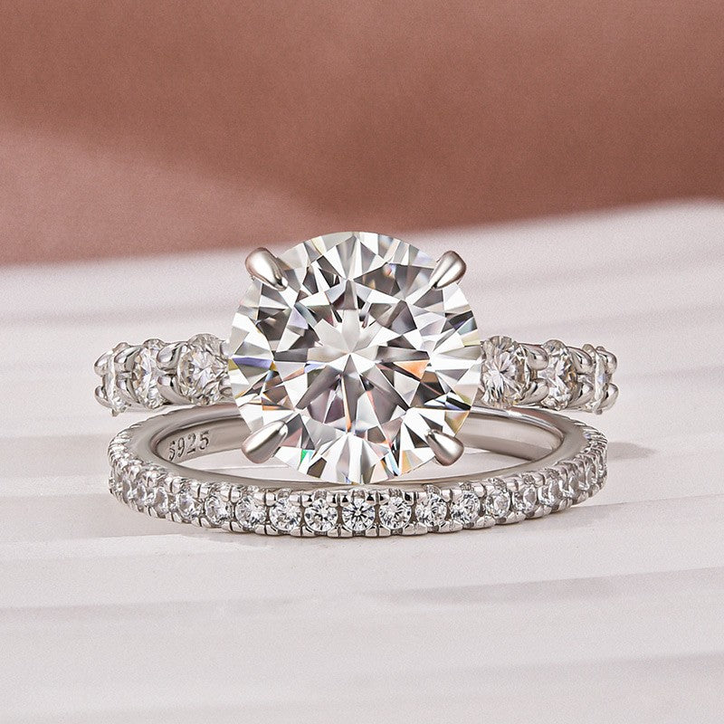 4.0 Ct Round Cut White Gold Moissanite Diamond Wedding Ring
