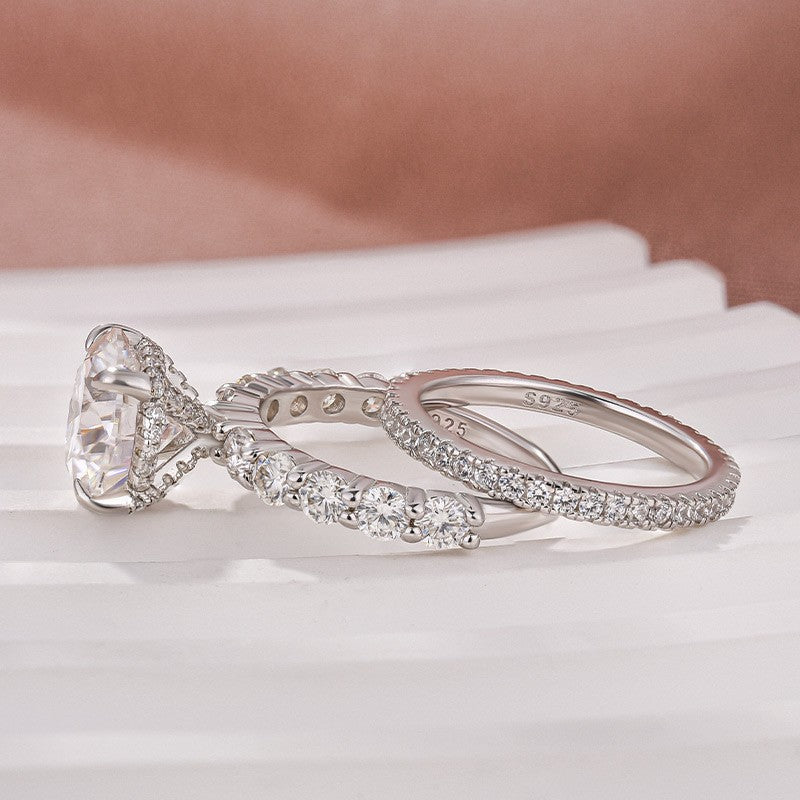 4.0 Ct Round Cut White Gold Moissanite Diamond Wedding Ring