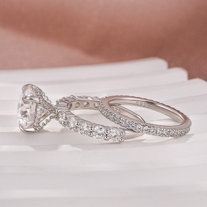 4.0 Ct Round Cut White Gold Moissanite Diamond Wedding Ring