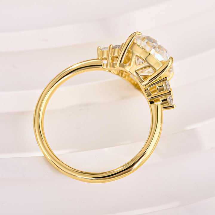 Rodiffy Moissanite 3.0 Ct Pear Cut White/Black Stone &amp; White Side Stone Travel Ring