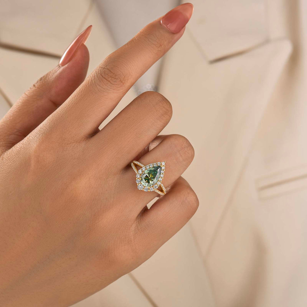 Moissanite 2.5Ct Green Pear Cut Vintage Halo Split Shank Ring For Daily Wear
