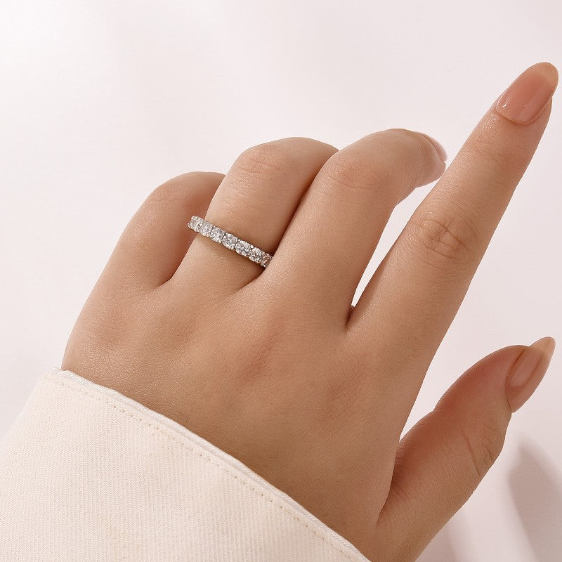 Moissanite 1.5 Ct Round Cut Women's Wedding Band