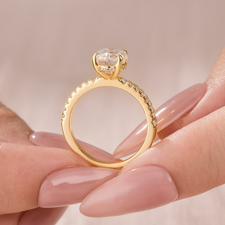 Back view of the yellow gold pavé ring setting