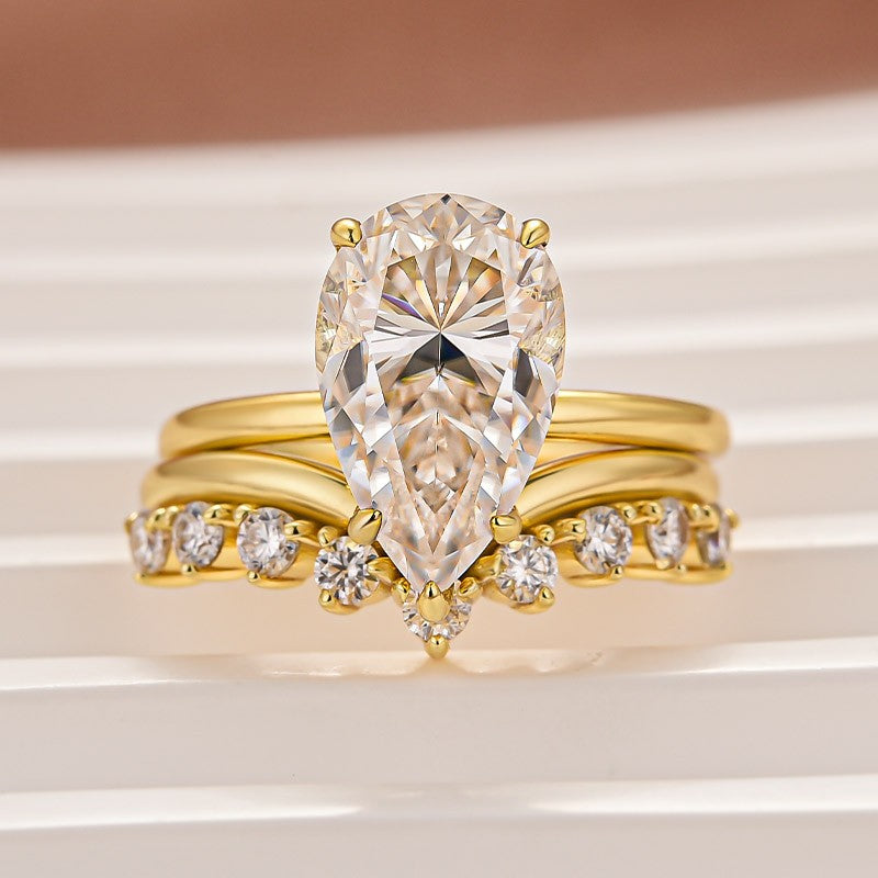 Moissanite 4.0 Ct Pear Cut Yellow Gold Engagement Ring For Women with Graduated Tiara Wedding Ring