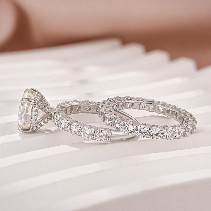 Moissanite 2.0Ct~4.0Ct Round Cut Side Stone White Gold Travel Bridal Set