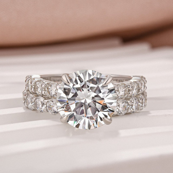 Moissanite 2.0Ct~4.0Ct Round Cut Side Stone White Gold Travel Bridal Set