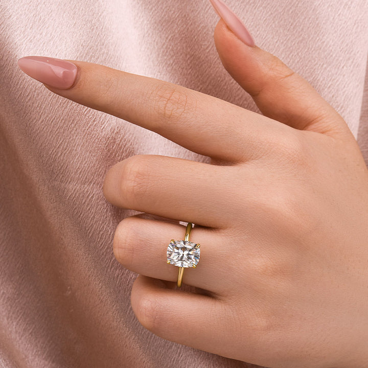 Rodiffy Moissanite 2.5Ct~4.0 Ct Cushion Cut Yellow Gold Engagement Ring