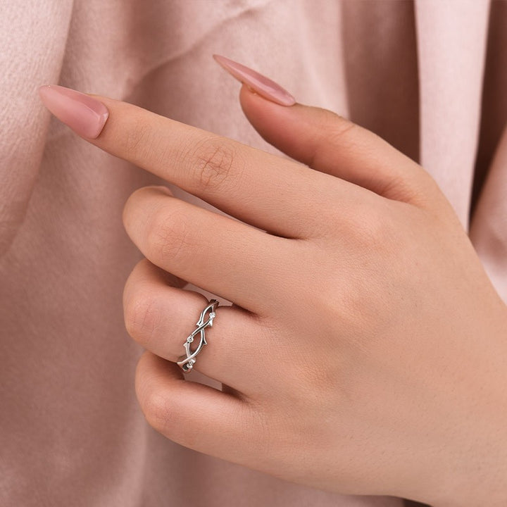 Moissanite Twig Round Cut White Gold Travel Ring In Sterling Silver