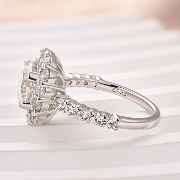 Moissanite 2.0 Ct Halo Round Cut White Gold Engagement Ring