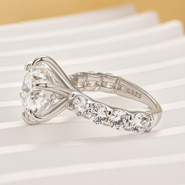 S925 Moissanite 6.0Ct Round Cut Luxe Engagement Ring in Sterling Silver