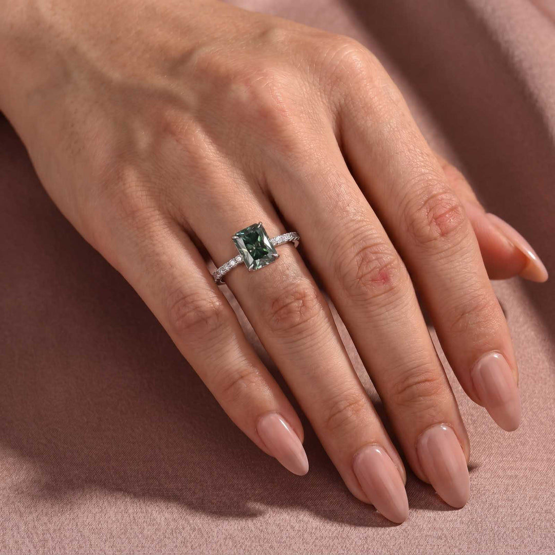 S925 Chic Moissanite 2.0Ct Radiant Cut Green Stone Travel Ring Everyday Wearable Ring For Women