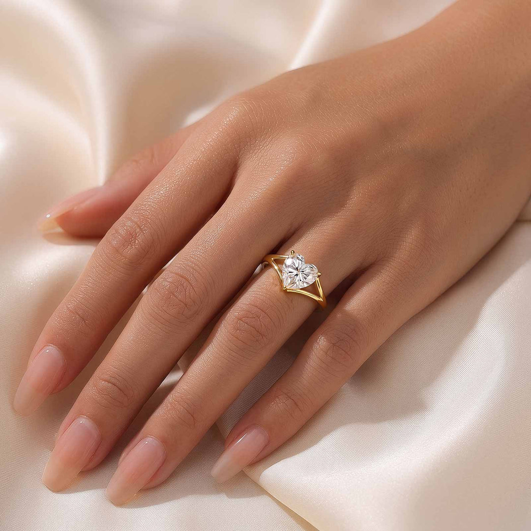 S925 Moissanite Split Shank 2.0Ct Heart Cut Yellow Gold Engagement Ring