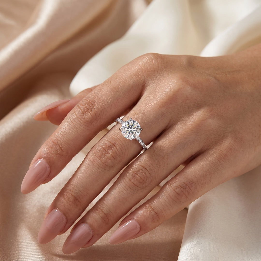S925 Moisssanite 2.0Ct Round Cut Partial Side Paving Engagement Ring Travel Ring Women
