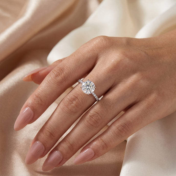 S925 Moisssanite 2.0Ct Round Cut Partial Side Paving Engagement Ring Travel Ring Women