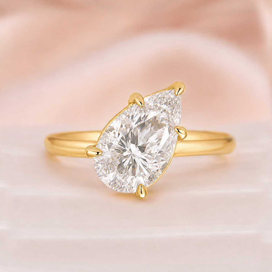 Moissanite 2.8Ct Pear Cut Solitaire Five‑Prong Travel Promise Ring For Women