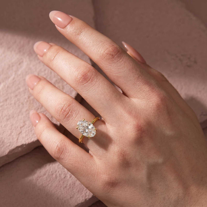 S925 Moissanite 2.0 Ct ～5.5 Ct Oval Cut Hidden Halo Promise Ring For Women