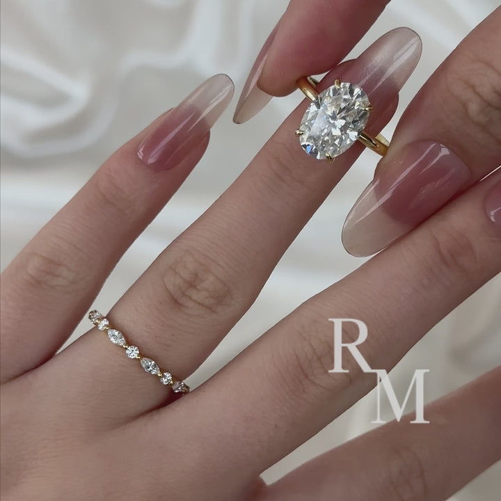 Moissanite 5.5Ct Solitaire Oval Cut Yellow Gold Engagement Ring with Marquise&amp; Oval Cut Wedding Band
