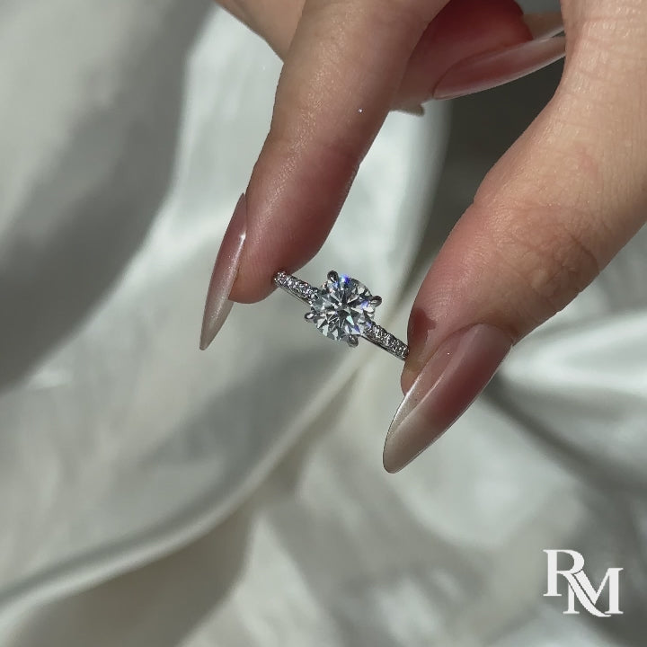 S925 Moisssanite 2.0Ct Round Cut Partial Side Paving Engagement Ring Travel Ring Women