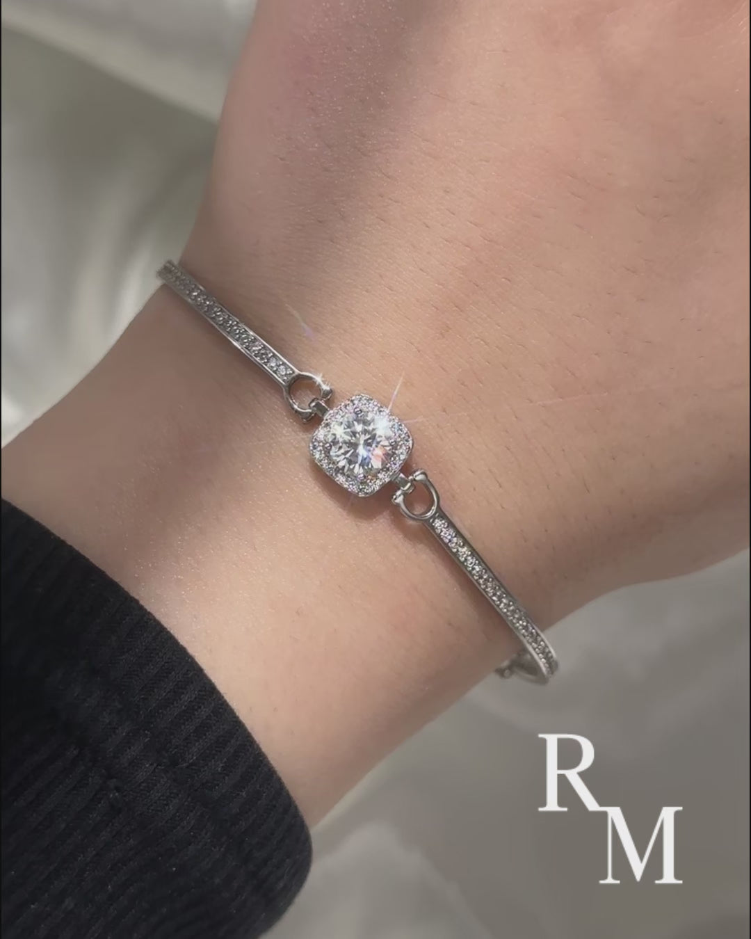 Rodiffy Moissanite 1.0 Ct Halo Round Cut White Gold Bracelet