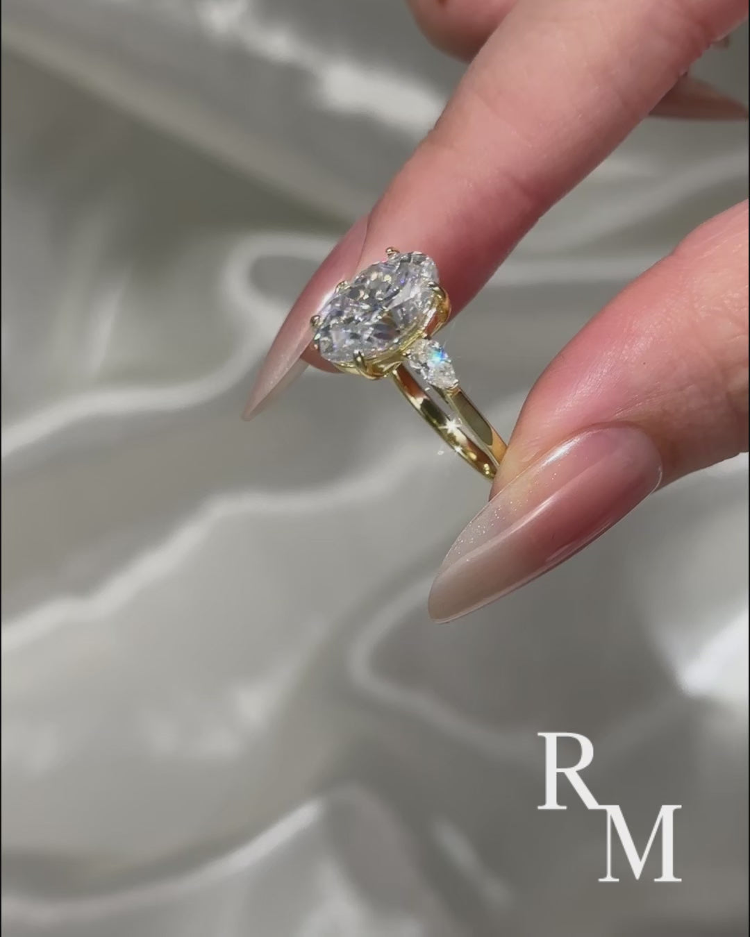 Rodiffy Moissanite 4.0 Ct Oval Cut Yellow Gold Promise Ring