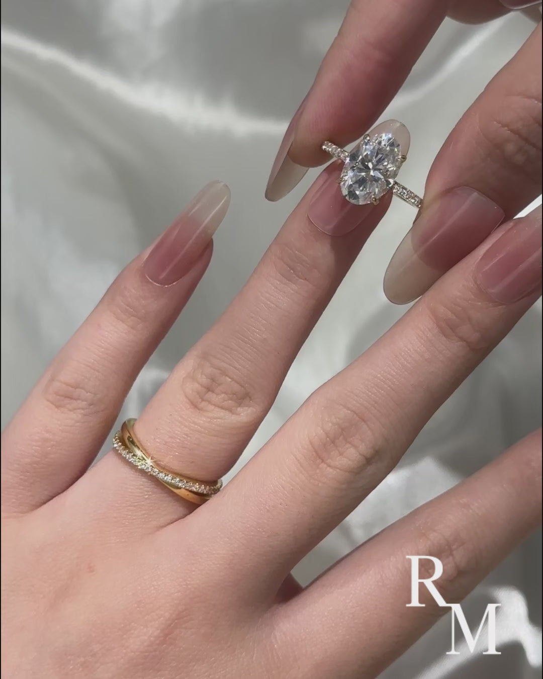 Moissanite 2PC 4.0 Ct Oval Cut Twist Yellow Gold Wedding Ring Set For Women