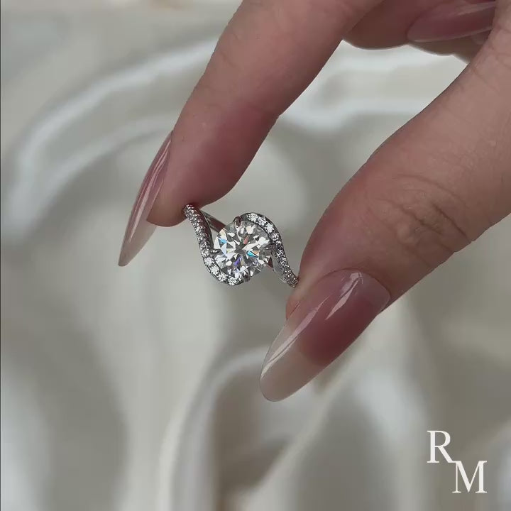 2.0Ct Round Cut Moissanite Twist Engagement Ring with S925