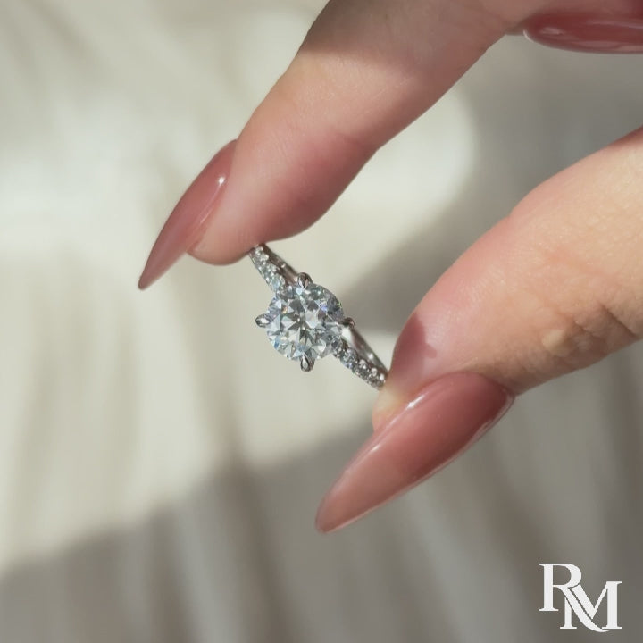 S925 Moisssanite 2.0Ct Round Cut Partial Side Paving Engagement Ring Travel Ring Women