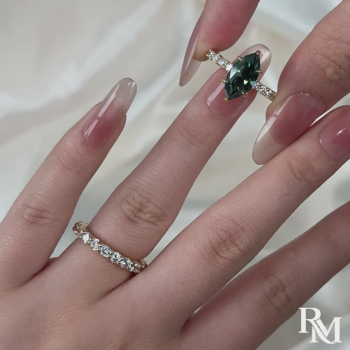 S925 Green Moissanite 3.0Ct Marquise Cut Side Stone Yellow Gold Engagement Ring With Moissanite 2.5 Ct Round Cut Women's Wedding Band