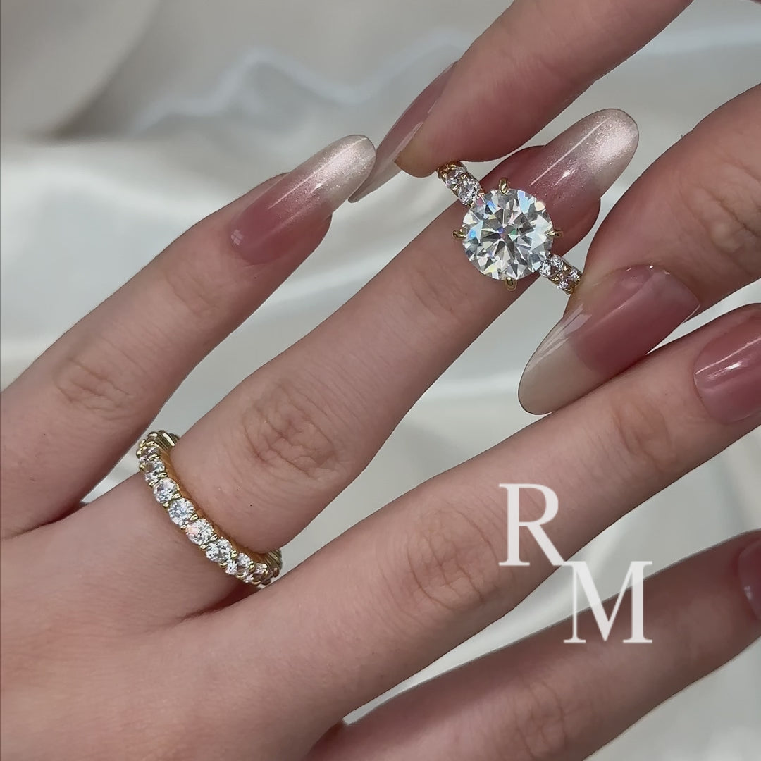 Moissanite 4.0Ct Round Cu/Oval Cut Side Stone Yellow Gold Travel Bridal Set