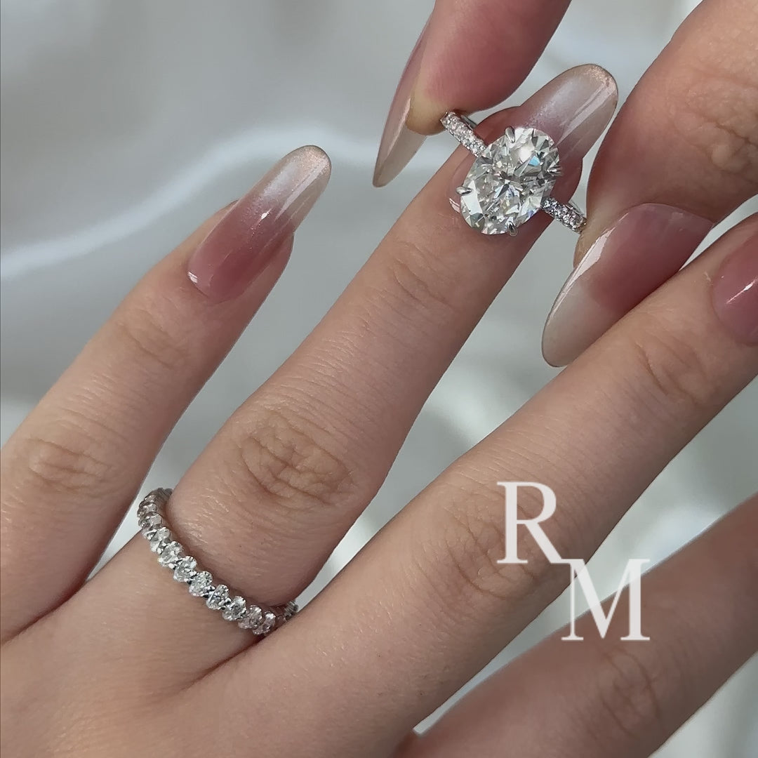 Moissanite 4.0Ct Hidden Halo Oval Cut White Gold Engagement Ring with 3.0Ct Oval Cut Wedding Band