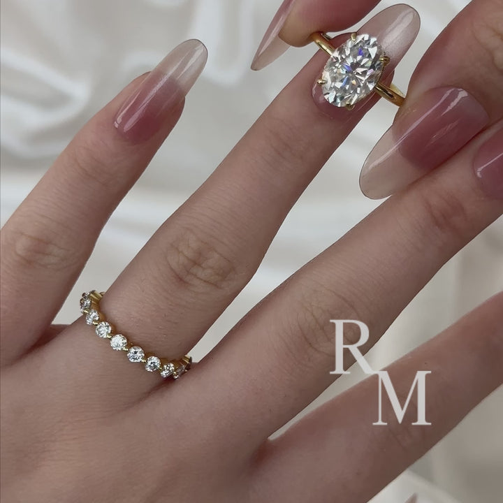 Moissanite 3.0Ct~4.0Ct Hidden Halo Oval Cut Yellow Gold Engagement Ring with 1.5Ct Round Cut Wedding Band