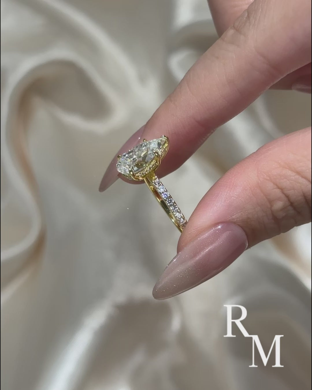 Moissanite 2.8Ct Pear Cut Yellow Gold Promise Ring For Women